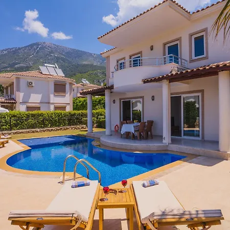 Hanel Life Royale 15 With Private Pool