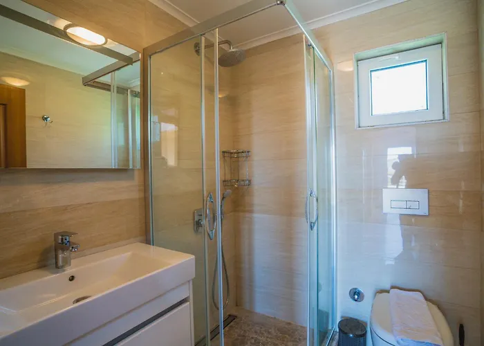 Hanel Life Royale 15 With Private Pool