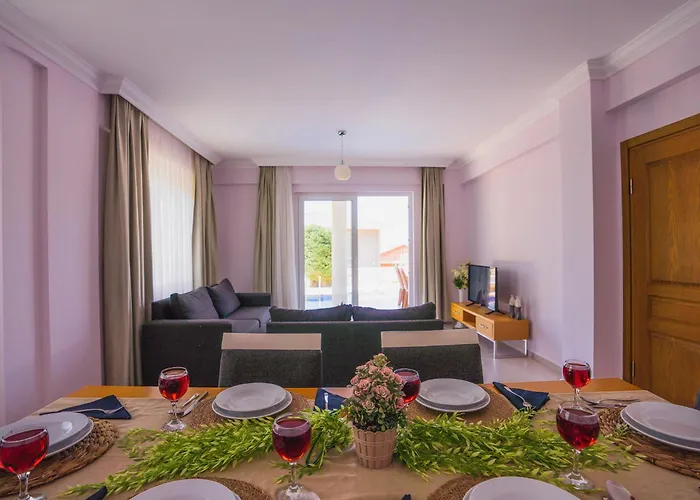 Hanel Life Royale 15 With Private Pool *